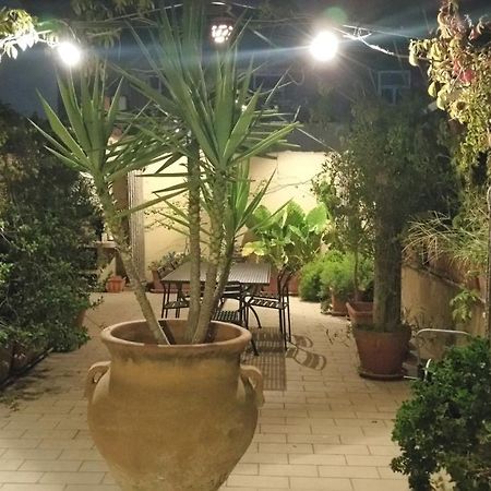 Mediterranean Roof Неаполь Екстер'єр фото